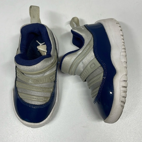 Jordan 11 Retro Little Flex Georgetown Navy Gray Sneaker Baby Size 6 - Picture 1 of 7